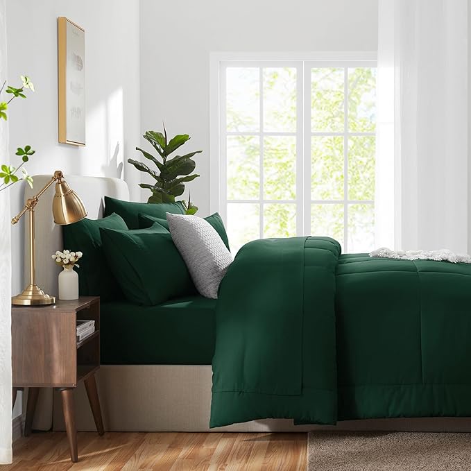 CozyLux Queen Comforter Set Emerald Green, 7 Pieces Bed in a Bag, Green Comforters Queen Size, All Season Bedding Sets with Stitch Quilted Comforter, Flat Sheet, Fitted Sheet, Pillowcases