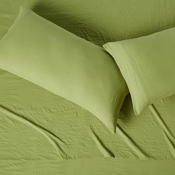 Amazon Basics King Bed Sheet, 4-Piece Bedding Set, Double Brushed Microfiber, Ultra Soft, Easy Care, Green