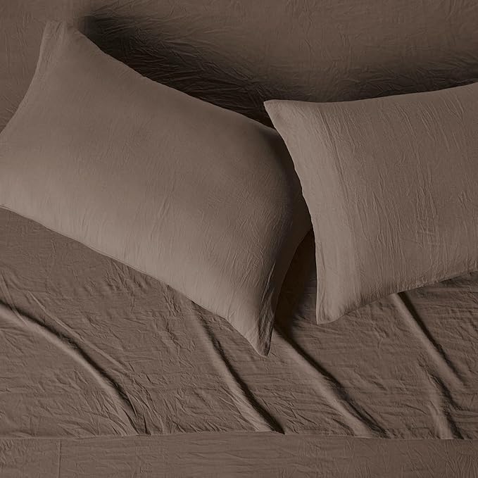 Amazon Basics Full Bed Sheet, 4-Piece Bedding Set, Double Brushed Microfiber, Ultra Soft, Easy Care, Brown