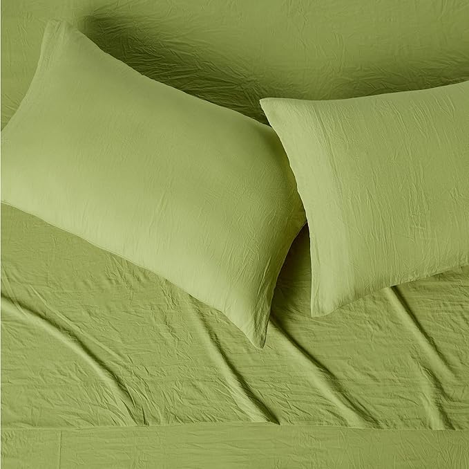 Amazon Basics Queen Bed Sheet, 4-Piece Bedding Set, Double Brushed Microfiber, Ultra Soft, Easy Care, Green