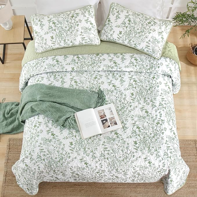 WONGS BEDDING California King Quilt Sets, Sage Green Quilt Bedding Set with 2 Pillowcases, Botanical Quilt for Cal King Bed, Soft Microfiber Lightweight Coverlet Bedspread for All Season (112"×96")