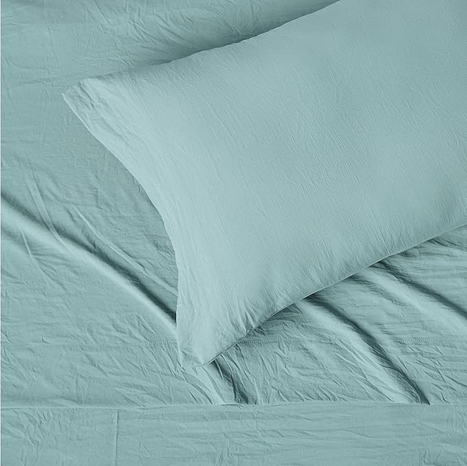Amazon Basics Twin Bed Sheet, 3-Piece Bedding Set, Double Brushed Microfiber, Ultra Soft, Easy Care, Blue