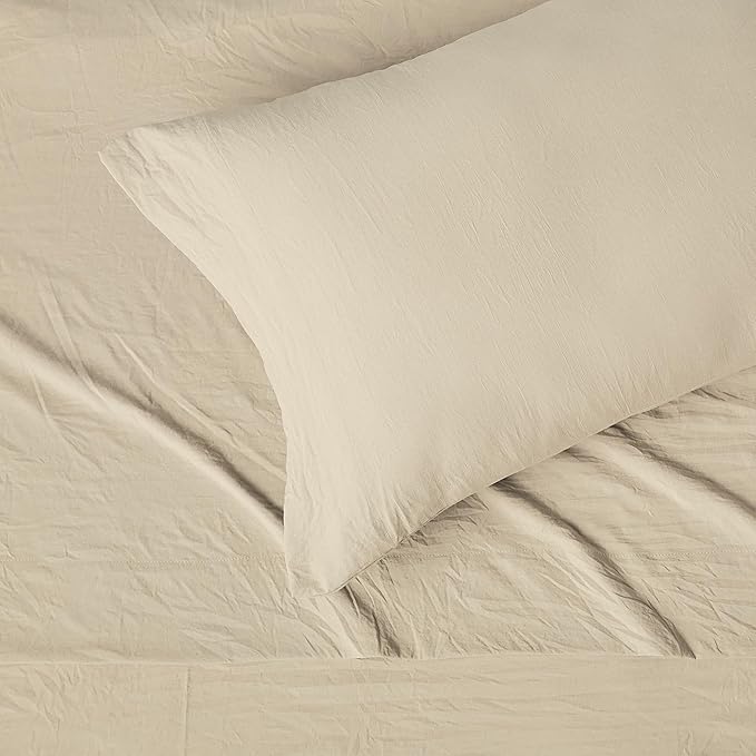 Amazon Basics Twin Bed Sheet, 3-Piece Bedding Set, Double Brushed Microfiber, Ultra Soft, Easy Care, Beige