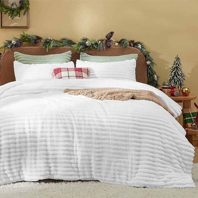 Bedsure King Comforter - GentleSoft™ 3 Pieces Double-Side Fleece Fluffy Bright White Comforter Set, Cozy Striped Room Decor Aesthetic, Luxury King Size Bedding with 2 Pillowcases, 104x90 Inches