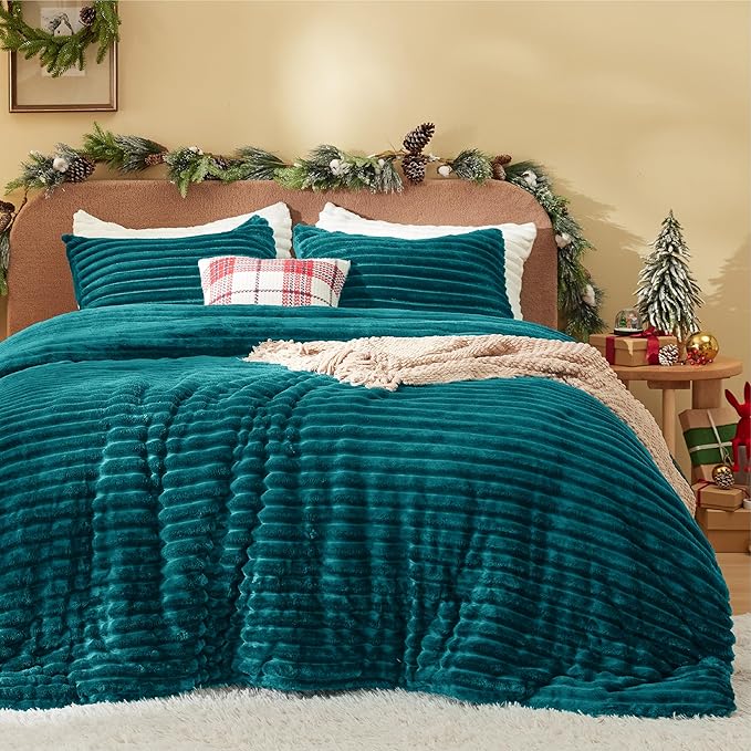 Bedsure Twin/Twin XL Size Comforter - GentleSoft™ 2 Pieces Double-Side Fleece Fluffy Teal Comforter Set, Cozy Striped Room Decor Aesthetic Luxury Twin Bedding Sets, 1 Pillowcase, 68x88 Inches
