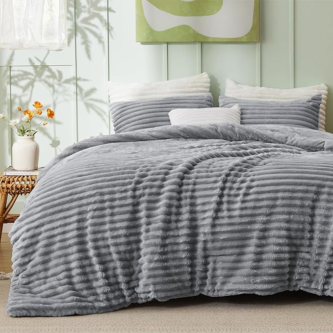 Bedsure King Comforter - GentleSoft™ 3 Pieces Double-Side Fleece Fluffy Grey Comforter Set, Cozy Striped Room Decor Aesthetic, Luxury King Size Bedding with 2 Pillowcases, 104x90 Inches
